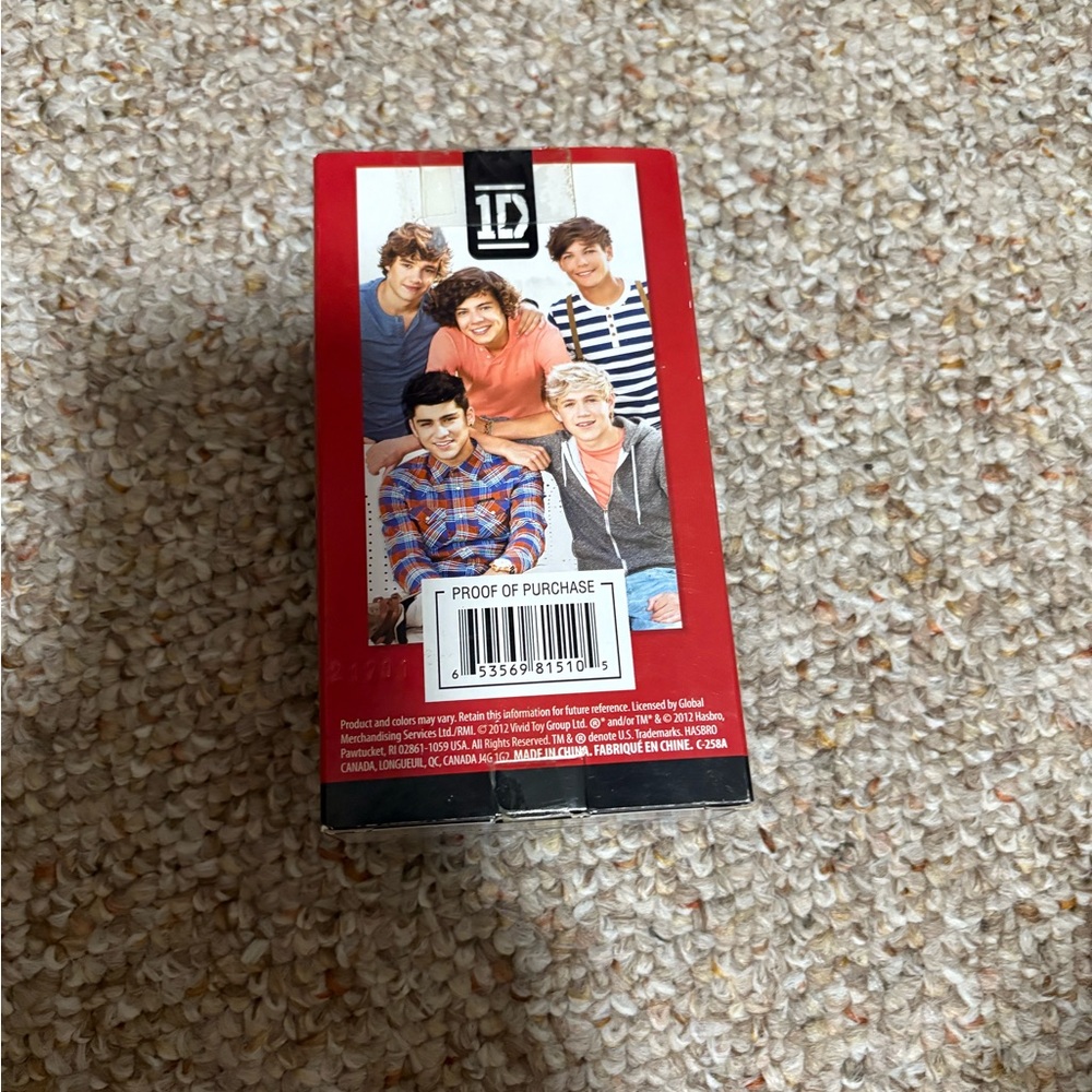 One Direction Mini Figure Set - Picture 6 of 6
